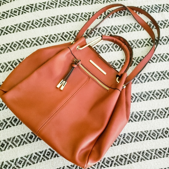 Steve Madden Handbags - STEVE MADDEN 2 IN 1 TWO ONE TAN COGNAC PURSE BAG